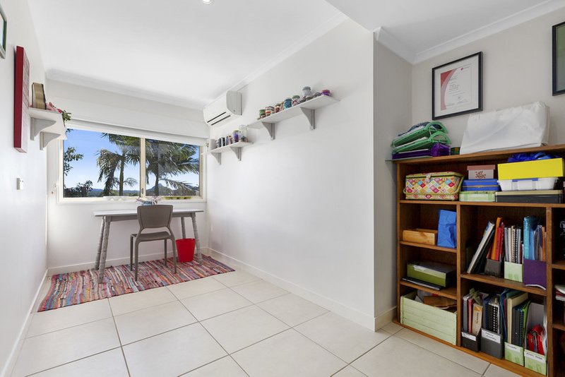 Photo - 18 Fantail Crescent, Cooroy QLD 4563 - Image 12