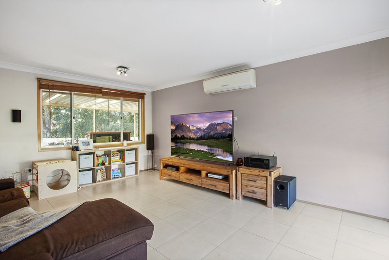 Photo - 18 Farnol Place, Watanobbi NSW 2259 - Image 3