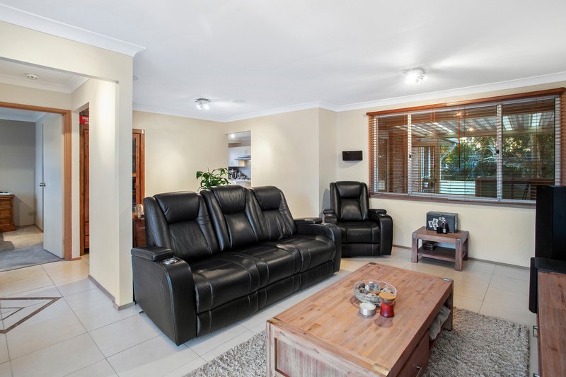 Photo - 18 Farnol Place, Watanobbi NSW 2259 - Image 3