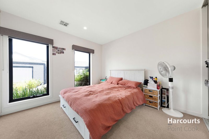 Photo - 1/8 Faro Street, Point Cook VIC 3030 - Image 12