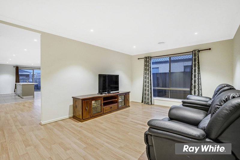 Photo - 18 Fenton Court, Truganina VIC 3029 - Image 5