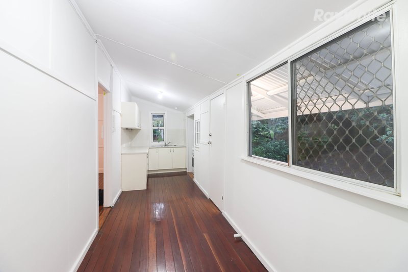 Photo - 18 Ferguson Street, North Ipswich QLD 4305 - Image 10