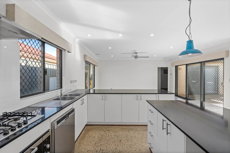 Photo - 18 Ferndown Corner, Wellard WA 6170 - Image 13