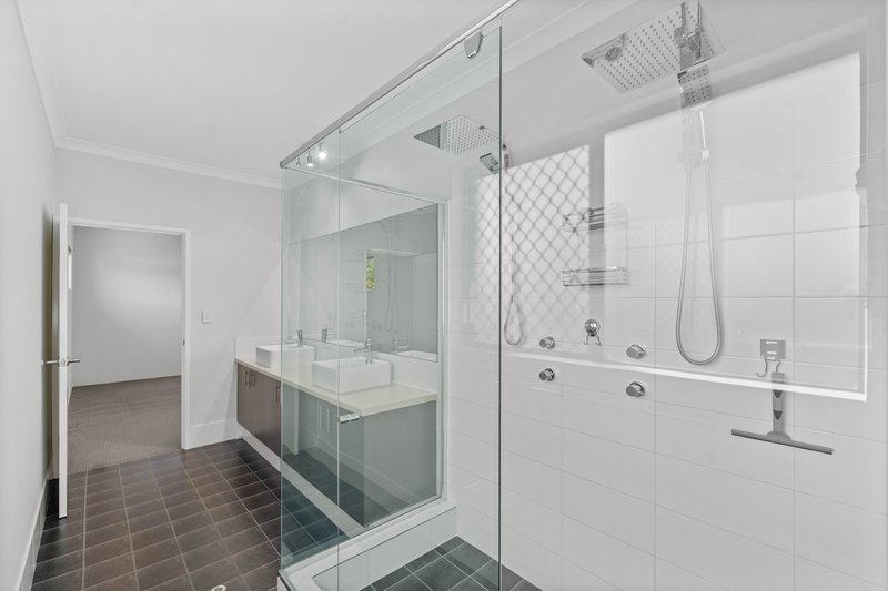 Photo - 18 Ferndown Corner, Wellard WA 6170 - Image 21