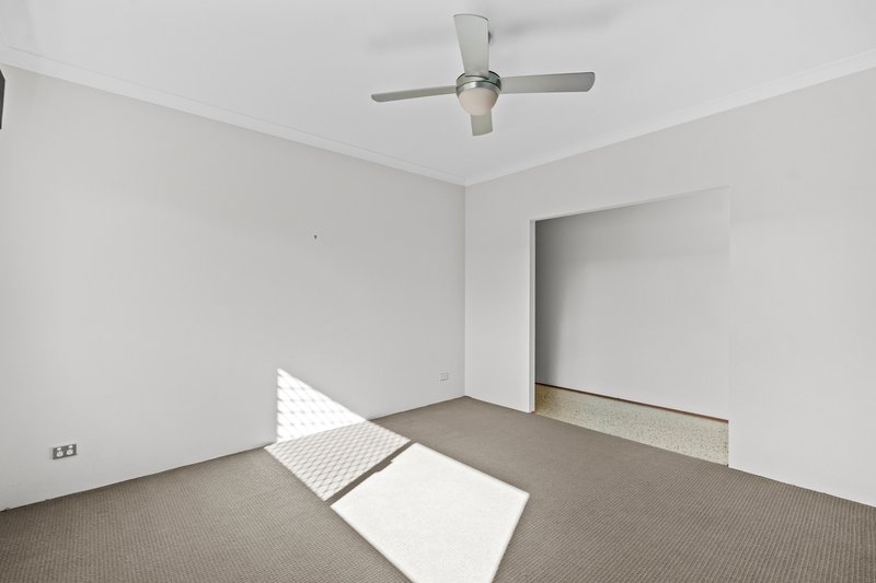 Photo - 18 Ferndown Corner, Wellard WA 6170 - Image 28