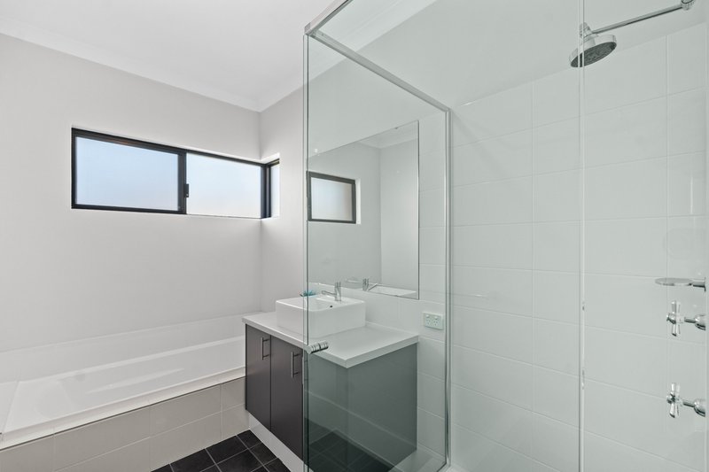 Photo - 18 Ferndown Corner, Wellard WA 6170 - Image 29