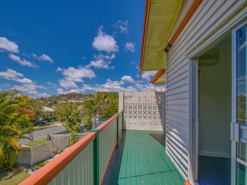 Photo - 18 Ferricks Street, Stafford QLD 4053 - Image 2