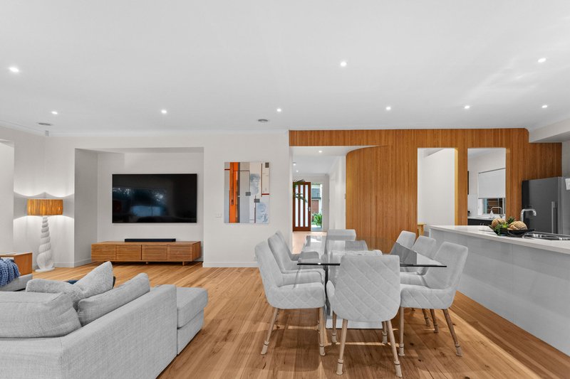 Photo - 18 Ferrier Close, Sandhurst VIC 3977 - Image 9