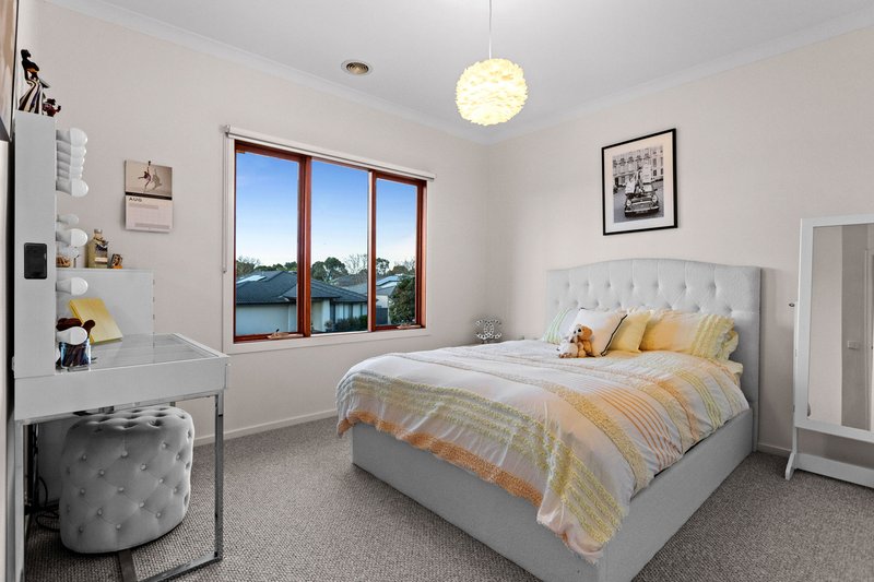 Photo - 18 Ferrier Close, Sandhurst VIC 3977 - Image 29