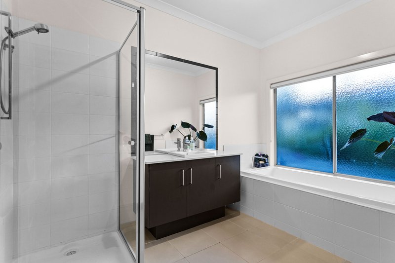 Photo - 18 Ferrier Close, Sandhurst VIC 3977 - Image 31