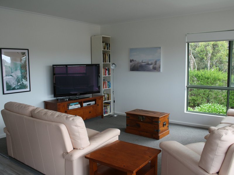 Photo - 18 Field Avenue, Victor Harbor SA 5211 - Image 4