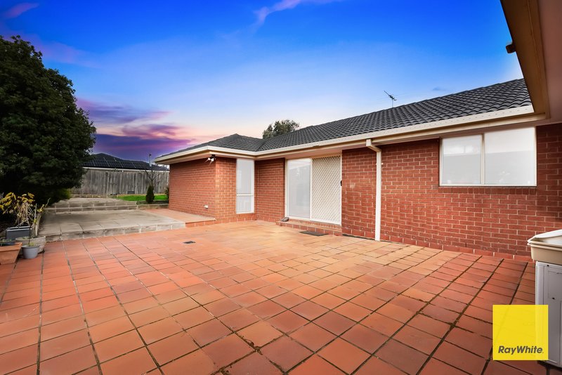 Photo - 18 Fifeshire Drive, Hoppers Crossing VIC 3029 - Image 13