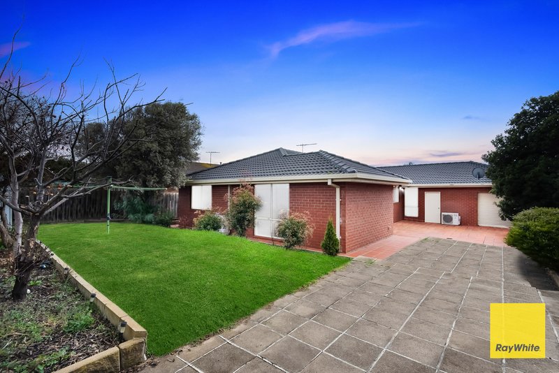 Photo - 18 Fifeshire Drive, Hoppers Crossing VIC 3029 - Image 14