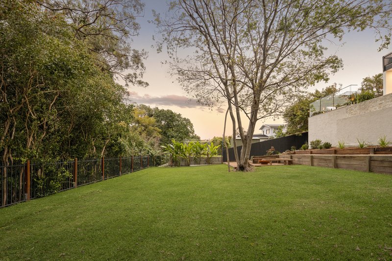 Photo - 18 Fifth Avenue, Bardon QLD 4065 - Image 4
