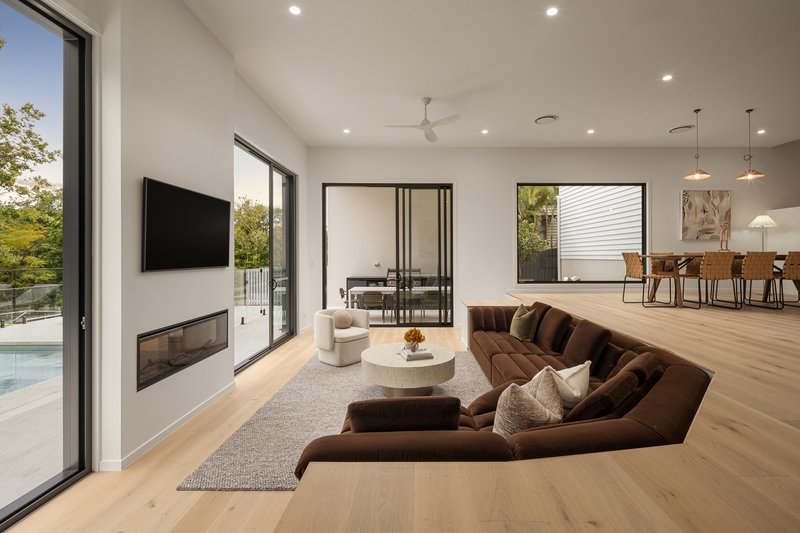 Photo - 18 Fifth Avenue, Bardon QLD 4065 - Image 12
