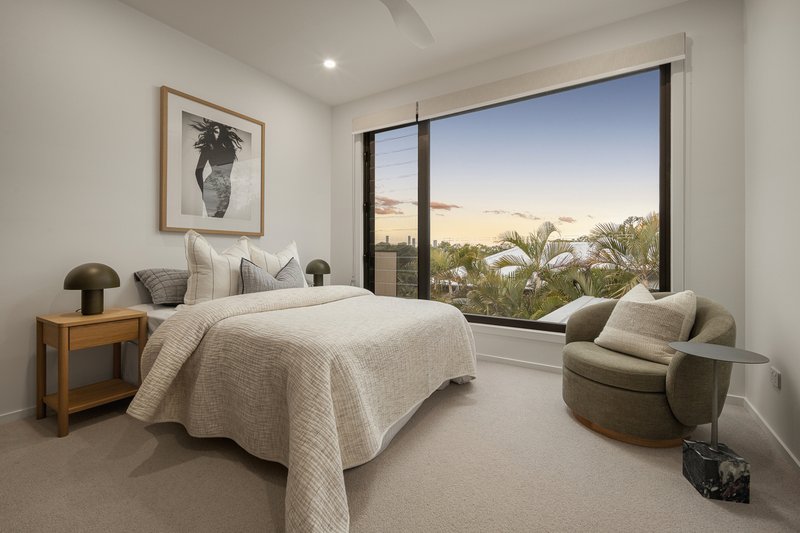 Photo - 18 Fifth Avenue, Bardon QLD 4065 - Image 17