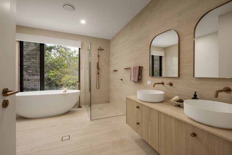 Photo - 18 Fifth Avenue, Bardon QLD 4065 - Image 20