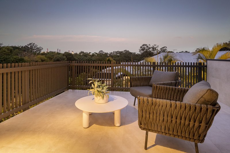 Photo - 18 Fifth Avenue, Bardon QLD 4065 - Image 26