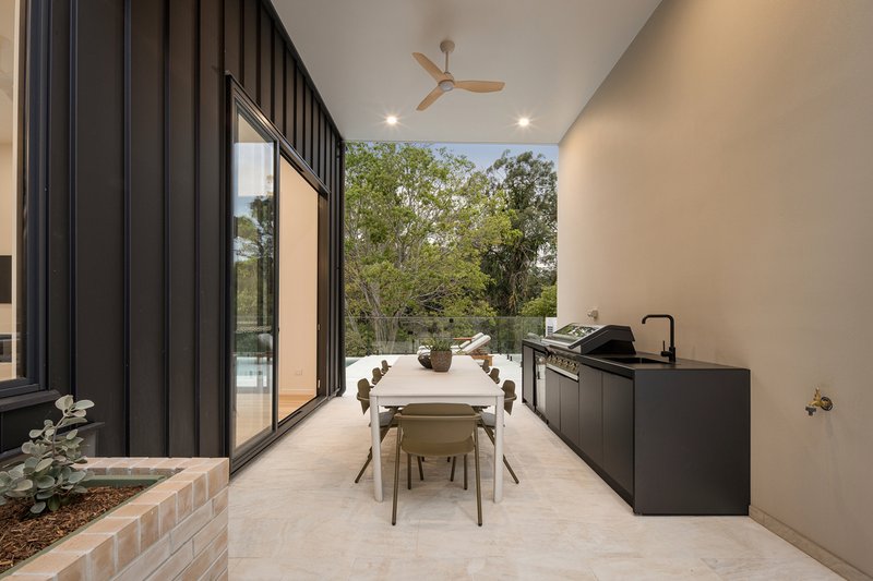 Photo - 18 Fifth Avenue, Bardon QLD 4065 - Image 27