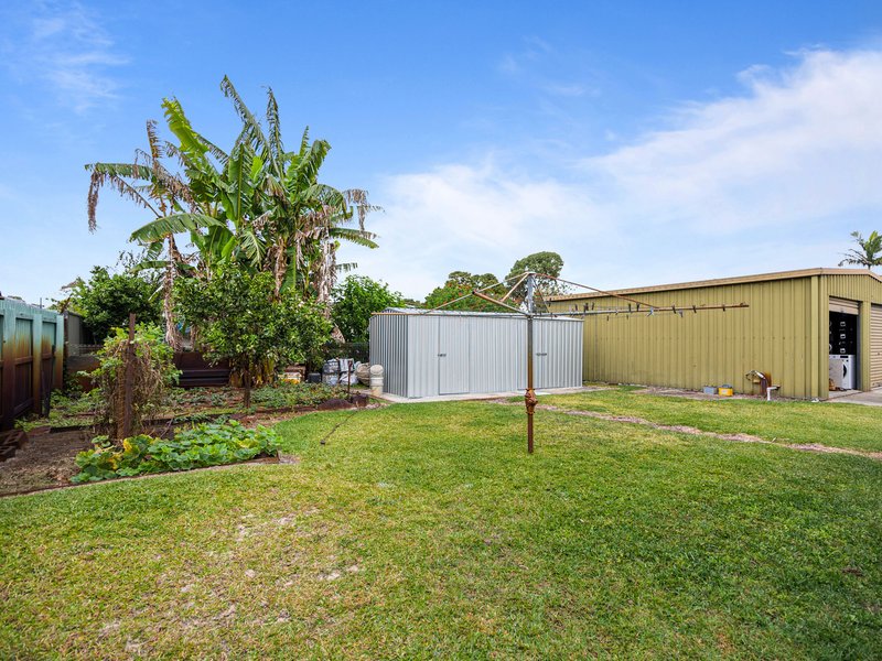 Photo - 18 Fiona Street, Beachmere QLD 4510 - Image 2