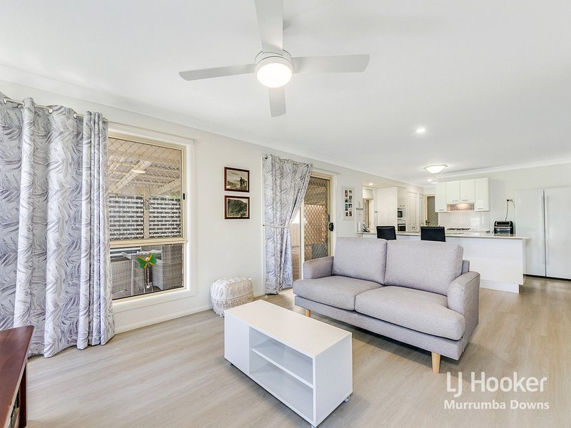 Photo - 18 Fitzroy Crescent, Murrumba Downs QLD 4503 - Image 4