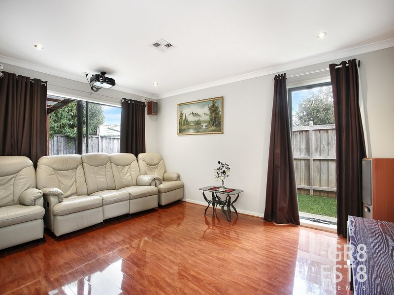 Photo - 18 Flash Dan Drive, Cranbourne East VIC 3977 - Image 6