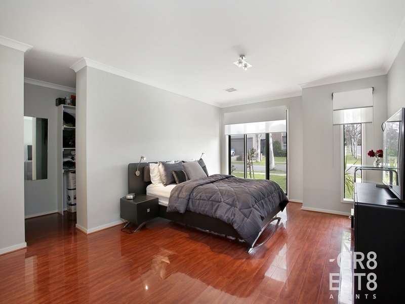 Photo - 18 Flash Dan Drive, Cranbourne East VIC 3977 - Image 8