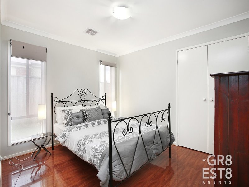 Photo - 18 Flash Dan Drive, Cranbourne East VIC 3977 - Image 9