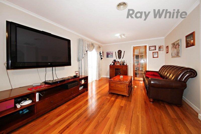 Photo - 18 Fleming Avenue, Seabrook VIC 3028 - Image 4