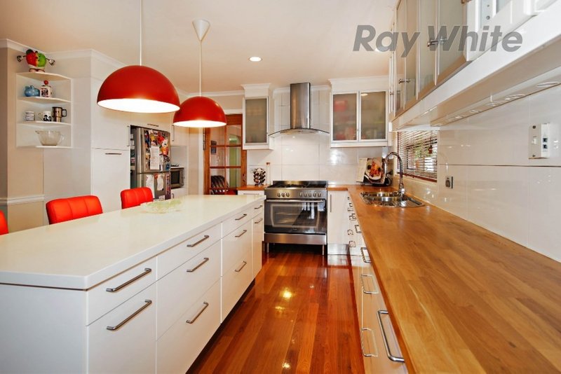 Photo - 18 Fleming Avenue, Seabrook VIC 3028 - Image 8