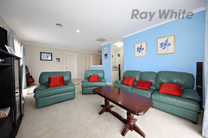 Photo - 18 Fleming Avenue, Seabrook VIC 3028 - Image 10