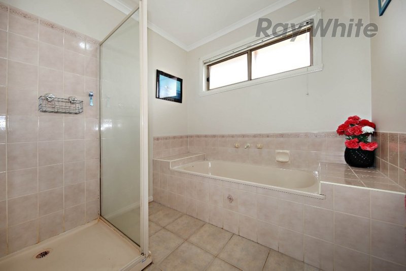 Photo - 18 Fleming Avenue, Seabrook VIC 3028 - Image 11