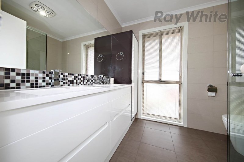 Photo - 18 Fleming Avenue, Seabrook VIC 3028 - Image 13