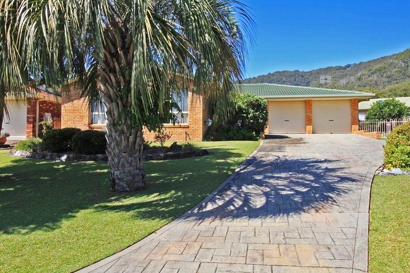 18 Flinders Drive, Laurieton NSW 2443