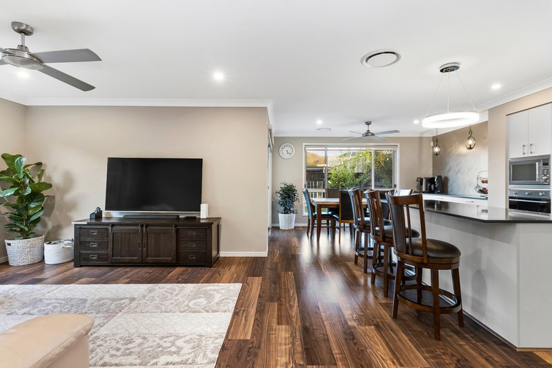 Photo - 18 Flinders Street, Upper Kedron QLD 4055 - Image 5