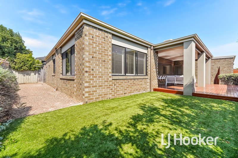 Photo - 18 Flowerbloom Crescent, Clyde North VIC 3978 - Image 19