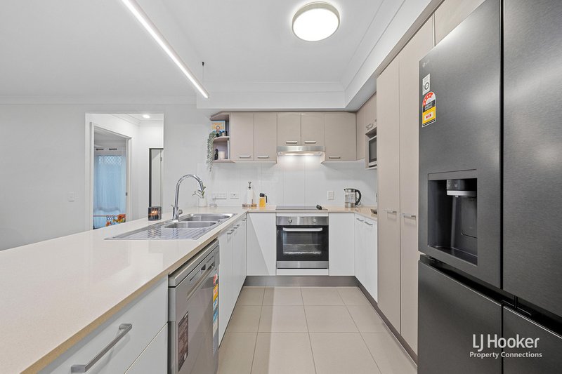 Photo - 18 Fodora Place, Burpengary East QLD 4505 - Image 3