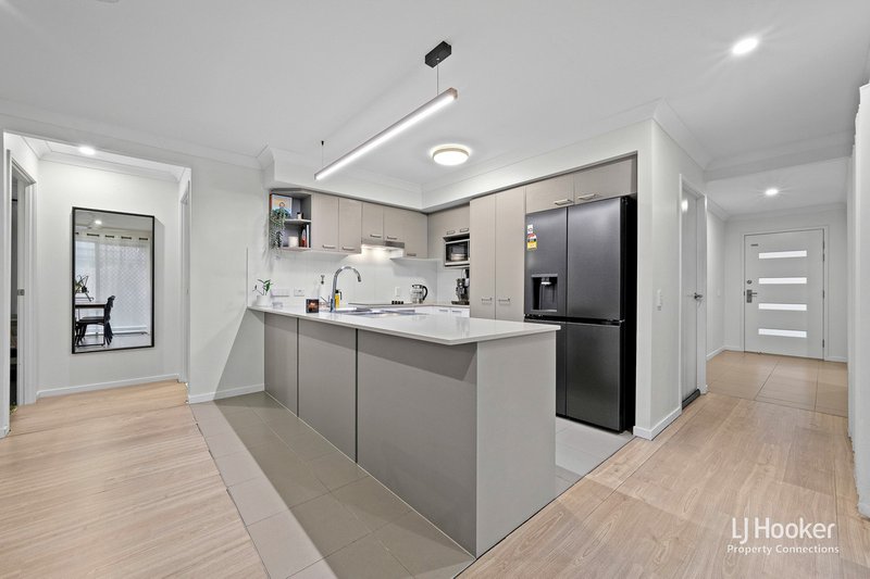 Photo - 18 Fodora Place, Burpengary East QLD 4505 - Image 4