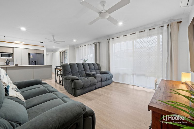 Photo - 18 Fodora Place, Burpengary East QLD 4505 - Image 7