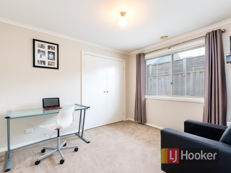 Photo - 18 Forest Oak Court, Cranbourne VIC 3977 - Image 13