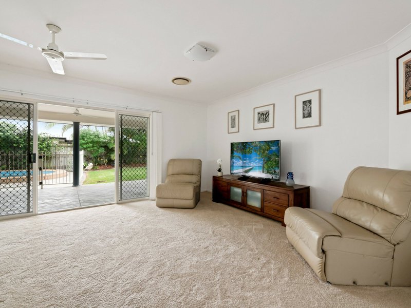 Photo - 18 Friarbird Place, Twin Waters QLD 4564 - Image 4