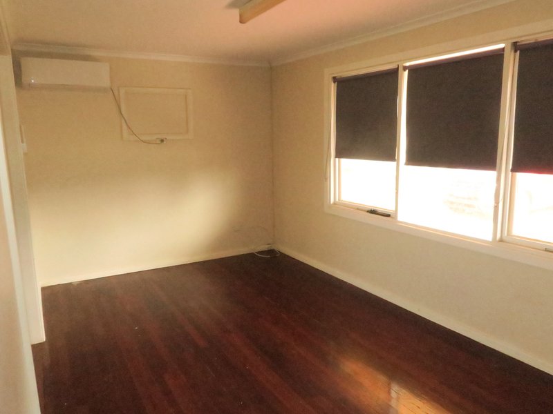 Photo - 18 Gail Crescent, Murray Bridge SA 5253 - Image 5