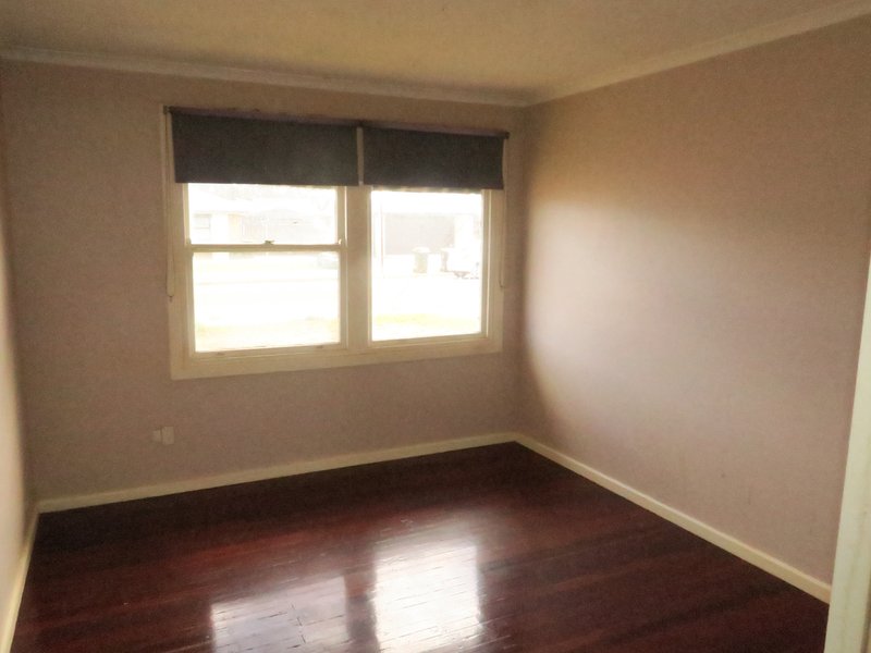 Photo - 18 Gail Crescent, Murray Bridge SA 5253 - Image 6