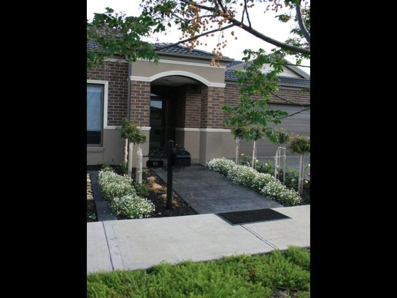 Photo - 18 Gainsborough Drive, Craigieburn VIC 3064 - Image 16