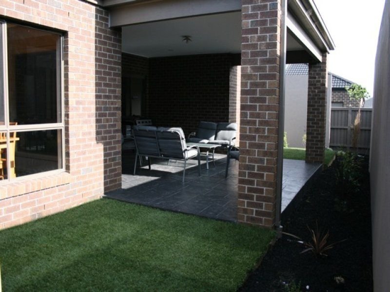 Photo - 18 Gainsborough Drive, Craigieburn VIC 3064 - Image 21