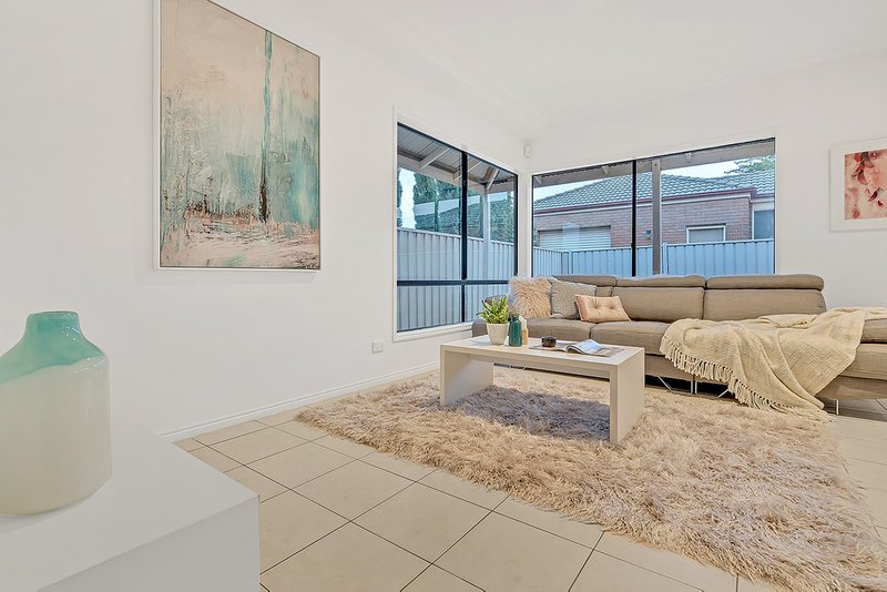 Photo - 18 Gardenia Close, Craigieburn VIC 3064 - Image 7