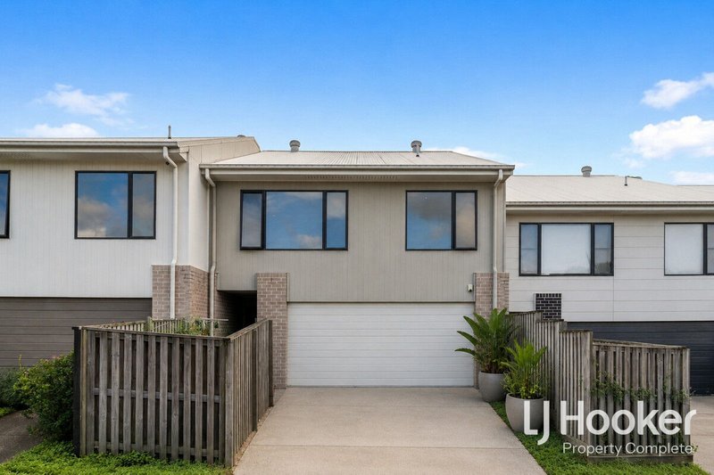 Photo - 18 Garragull Drive, Yarrabilba QLD 4207 - Image 16