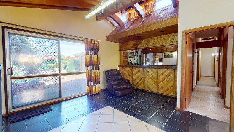 Photo - 18 Gaylard Crescent, Redwood Park SA 5097 - Image 14