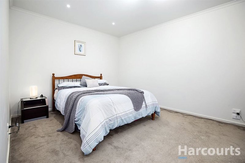 Photo - 18 Gearon Avenue, Rowville VIC 3178 - Image 7