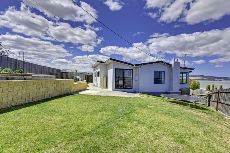 Photo - 18 Geeves Crescent, Midway Point TAS 7171 - Image 3